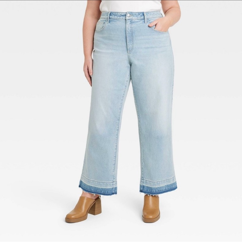 Universal Threads High Rise Light Wash Wide Leg Jeans - Size 16R